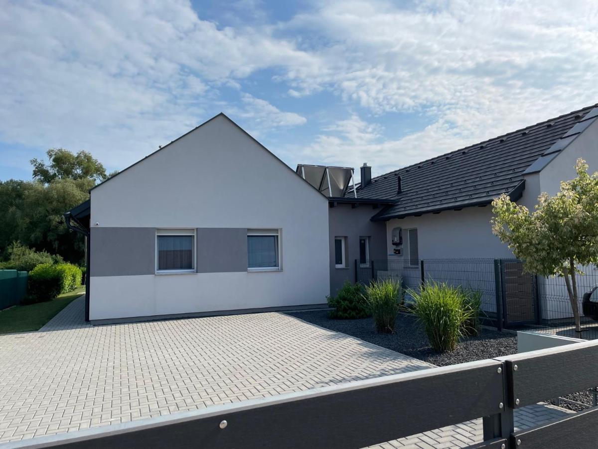 Royalhill Apartman Vonyarcvashegy Exterior photo